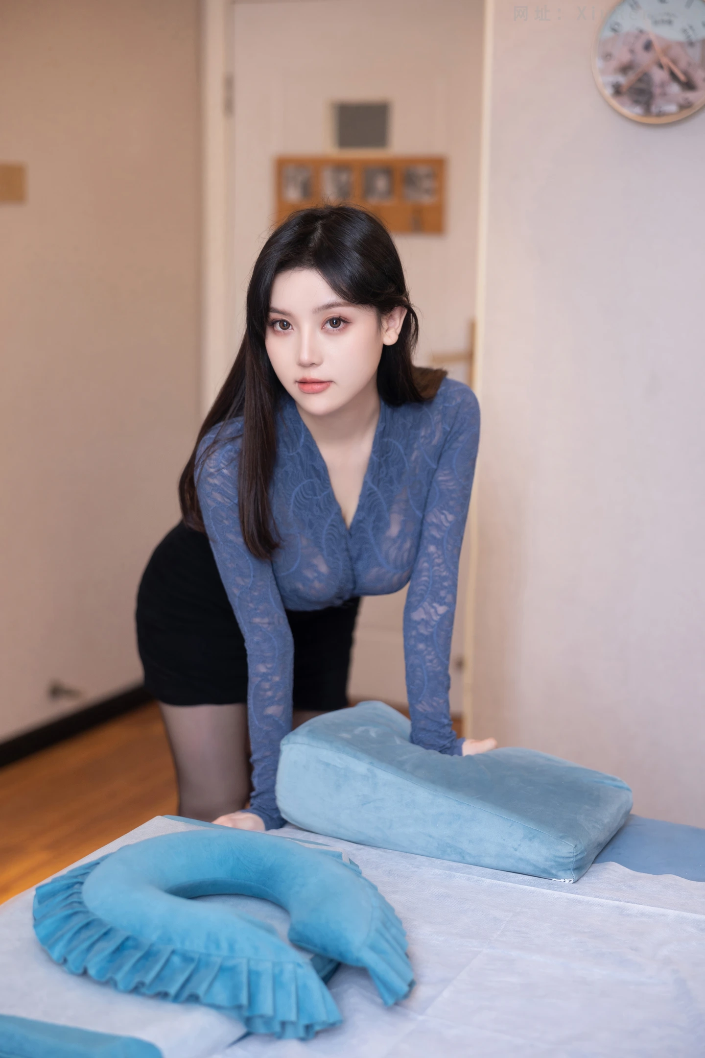 图片[3]-FW0421-豆瓣酱-全身抹油-84P-秀人网 - XiuRen.Pro
