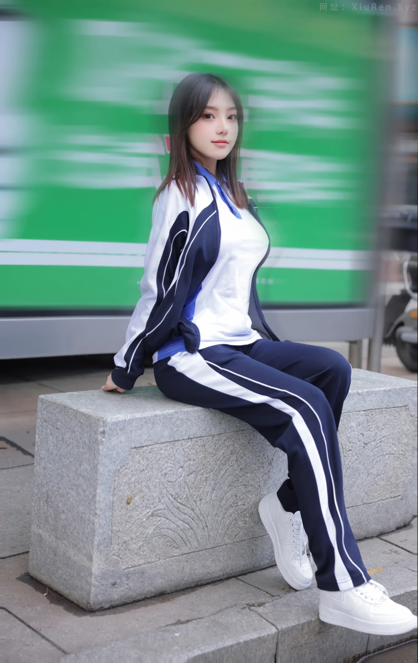 FW0576-豆瓣酱-公交车写真-85P-秀人网 - XiuRen.Pro
